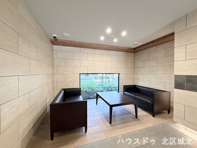 ロビーです。ちょっとした来客対応はこちらで行うことができます。