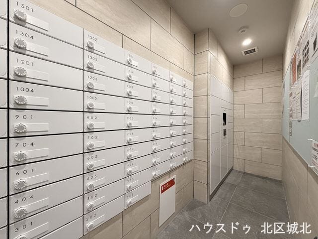 集合ポストです。
管理の行き届いた、清潔感のある集合ポストスペースです。