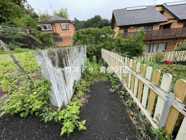 【北東側 前面道路】幅員約21.2階トイレ設備mの前面道路です。