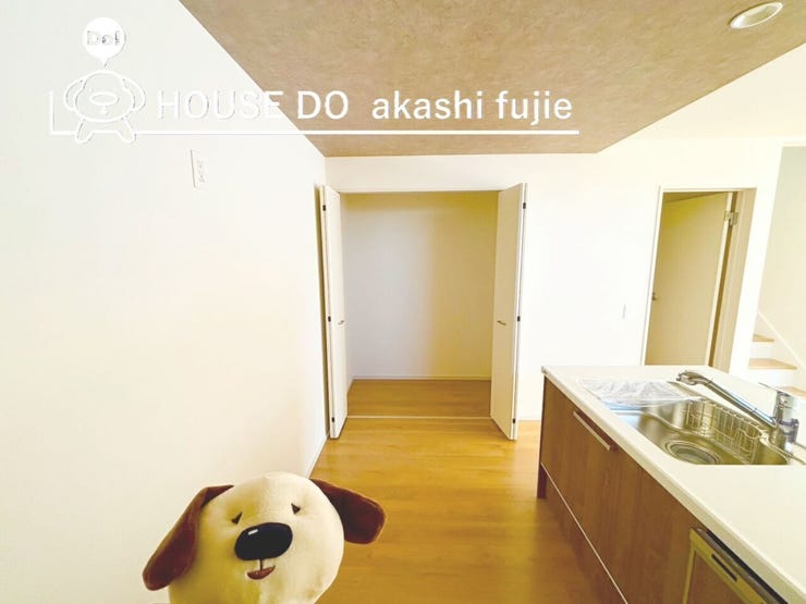 パントリー収納も完備!