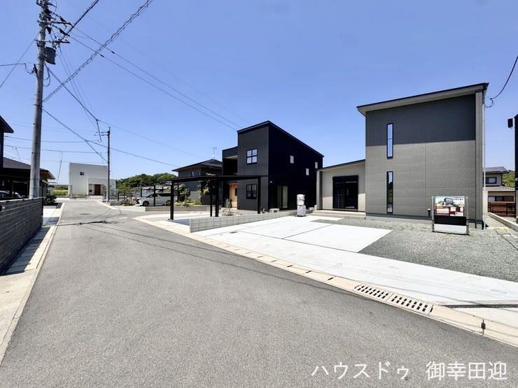 ■理想を叶える新しい暮らしの舞台■高いデザイン性と機能性を兼ね備えた住まい。ここで、家族の新しい物語が始まります。