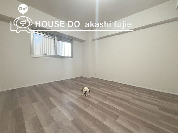 窓がある洋室