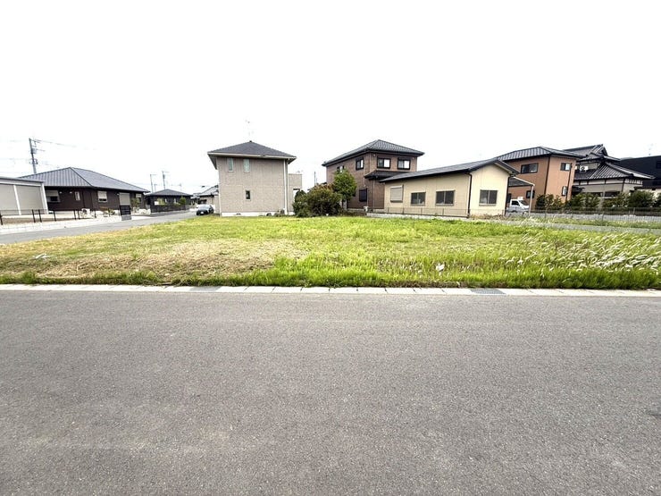 【外観】
約100坪の広々土地!
建築条件はありませんので、お好きなハウスメーカーで建築可能です!