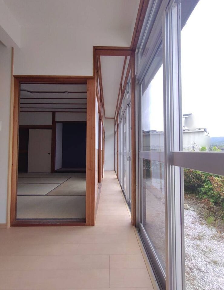 8帖和室横。