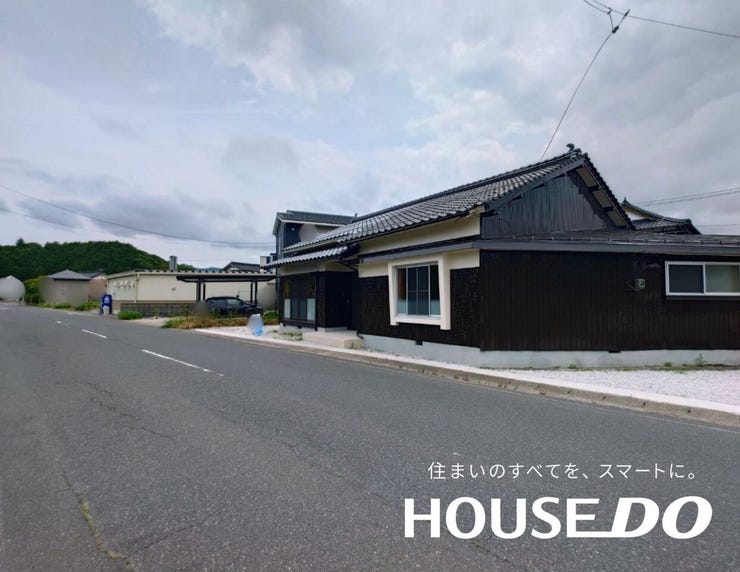 前面道路は幅員7.8mあります。見晴らしも良く駐車が苦手な方でも安心です。