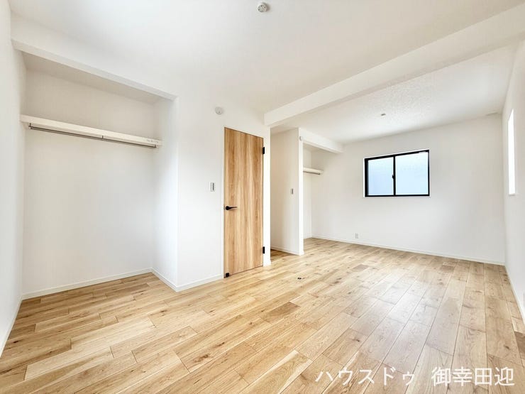 ■5+4.5帖洋室■寝室、書斎、趣味の部屋。家族の成長やライフスタイルに合わせ、様々な使い方ができる快適な空間です。