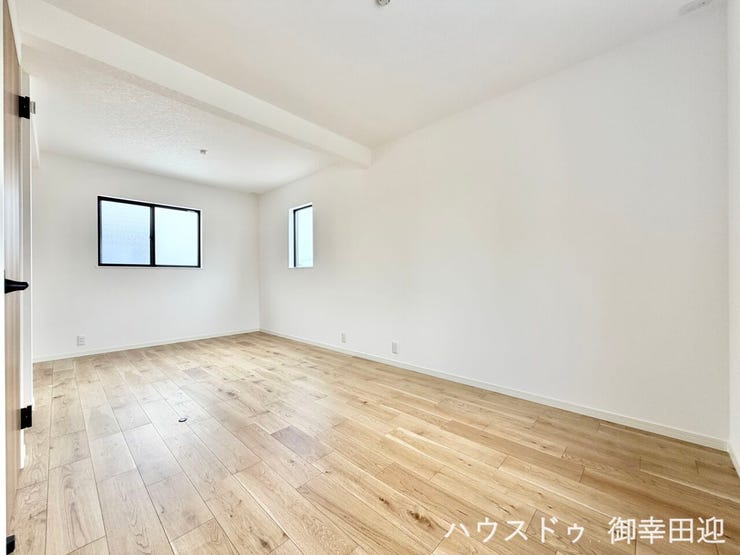 ■5+4.5帖洋室■寝室、書斎、趣味の部屋。家族の成長やライフスタイルに合わせ、様々な使い方ができる快適な空間です。