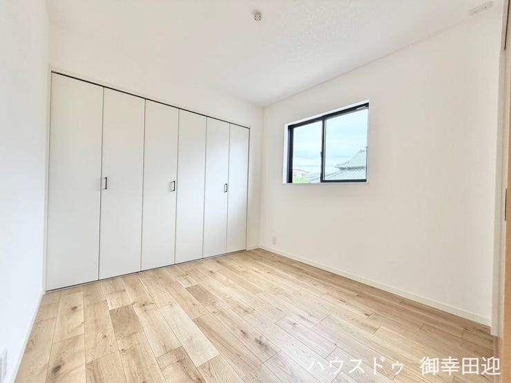 ■4.5帖洋室■寝室、書斎、趣味の部屋。家族の成長やライフスタイルに合わせ、様々な使い方ができる快適な空間です。