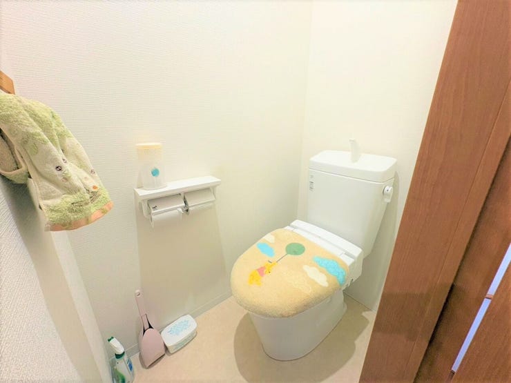 二階にもトイレを完備しております!
就寝の際も一階に降りなくて大丈夫です!