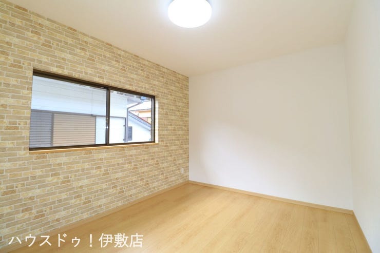 西姶良４丁目 中古戸建 【2F洋室6帖】
ゆとりのある洋室で一人の時間もゆっくりと過ごせます