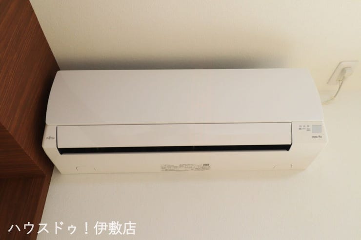西姶良４丁目 中古戸建 【エアコン】
1F洋室にエアコン付き！少しでも費用を抑えられます