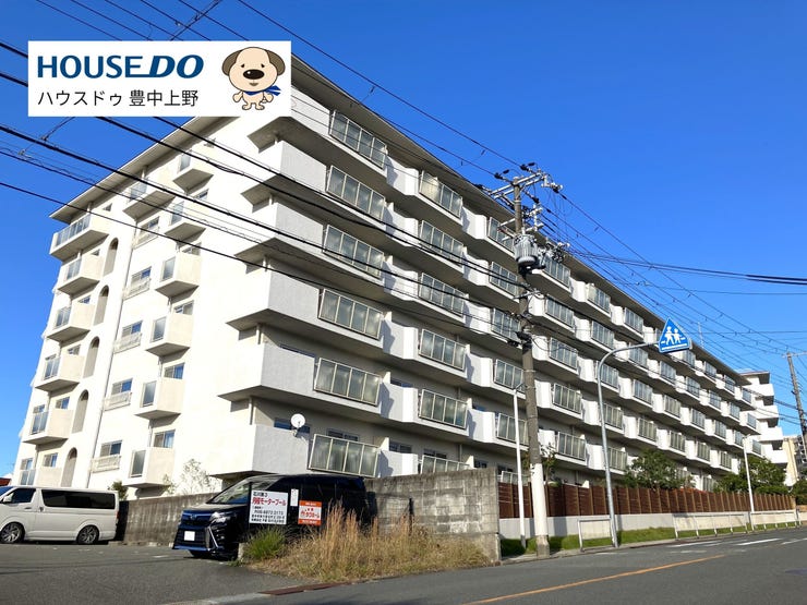 【外観】
地上6階建て、総戸数88戸、桃山台駅より徒歩圏内の場所に位置しておりますのでアクセスはかなり良好です♪