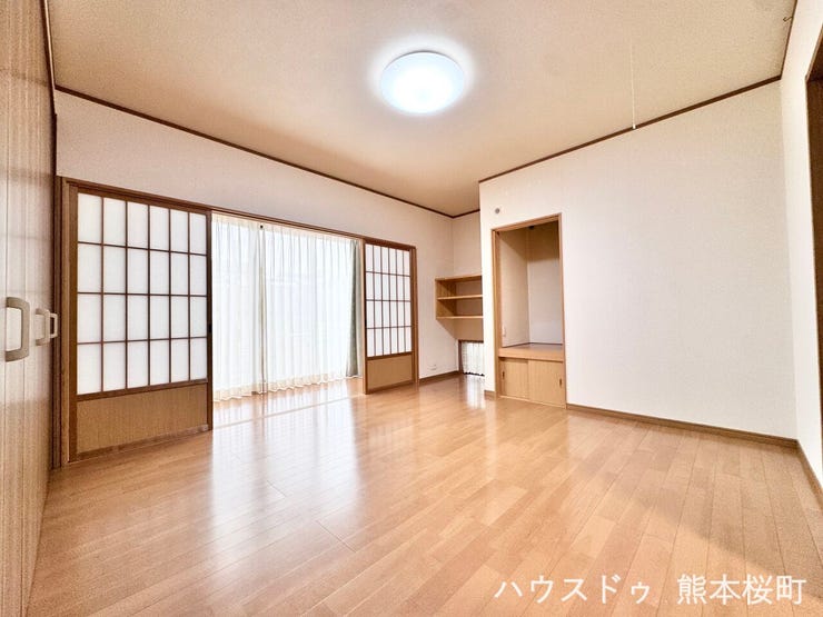 ■1階10帖洋室■心からリラックスできる静けさ、上質な眠りで、毎日をリセットします。明日への活力を養う空間です。