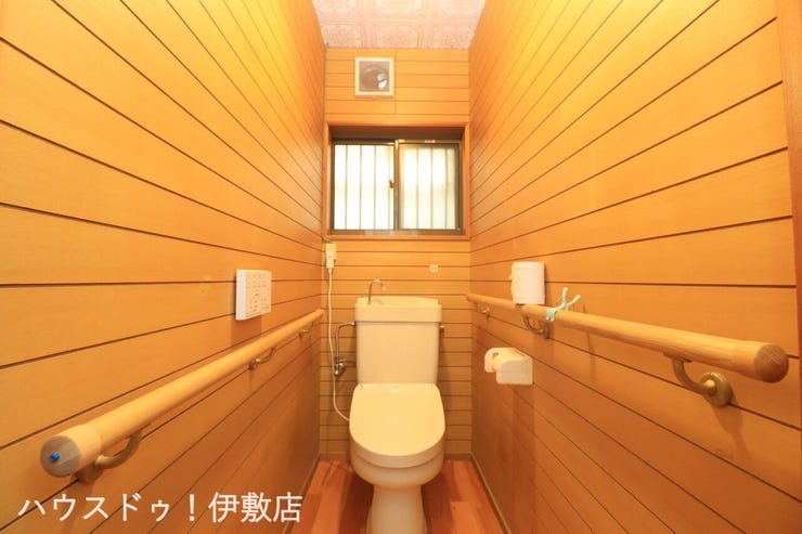 【トイレ】
ウォシュレット機能付きトイレです