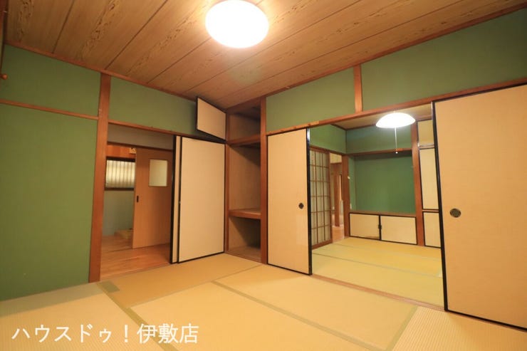 【和室】
和室が続間になっており、開放感のある空間