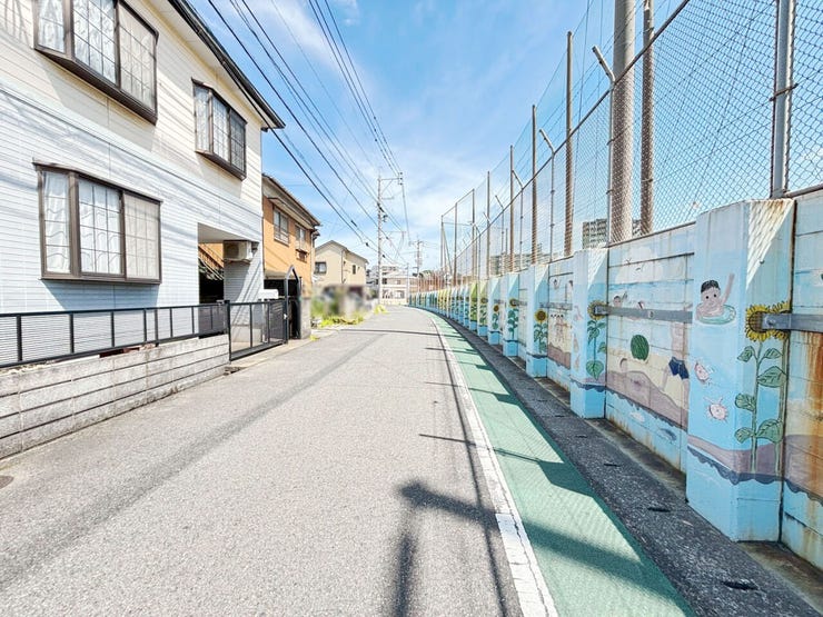 ◆小倉北区中井中古戸建て◆スーパーコンビニ徒歩圏内◆閑静住宅街◆照明器具◆トイレ2箇所◆床下収納