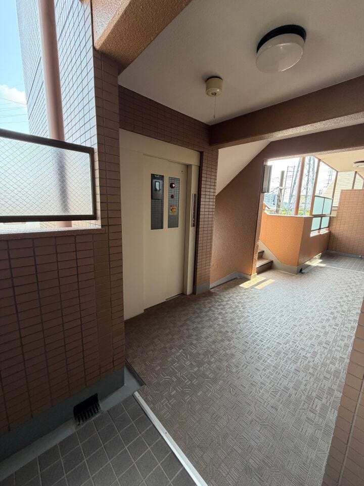 居住階のエレベーター