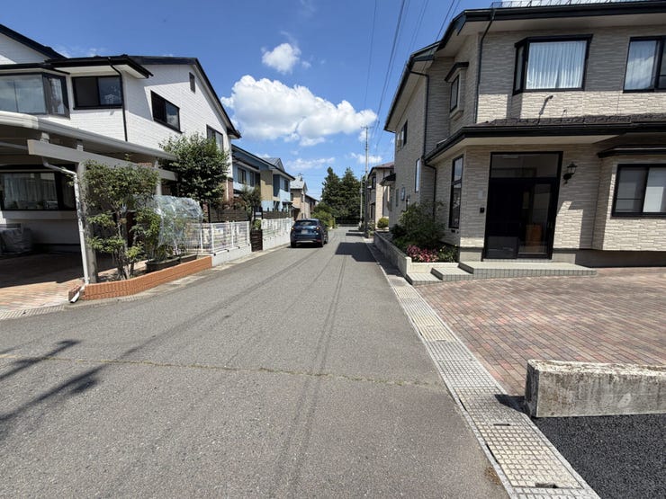 現地(2026年8月)撮影
◎現地案内予約受付中!◎
ご内覧をご希望の際は、ハウスドゥ 八戸下長までお気軽にお問い合わせくださいませ♪