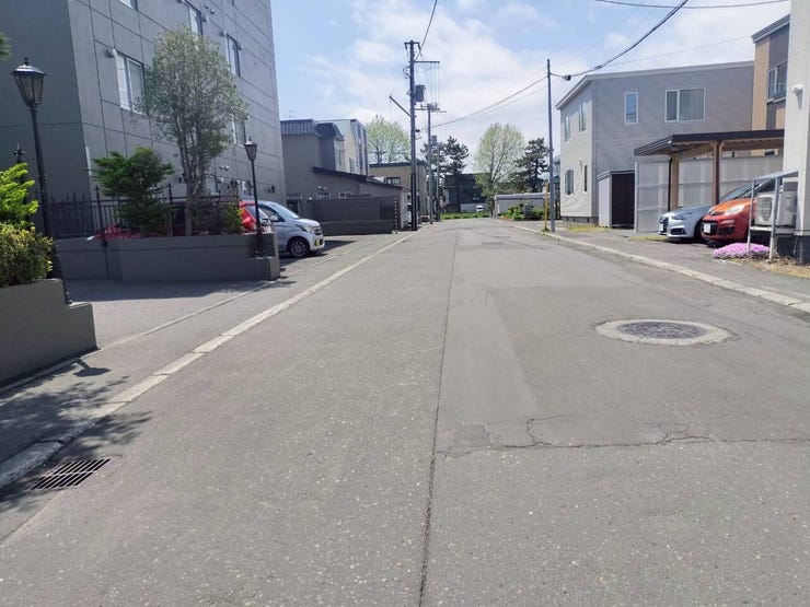 マンション前道路