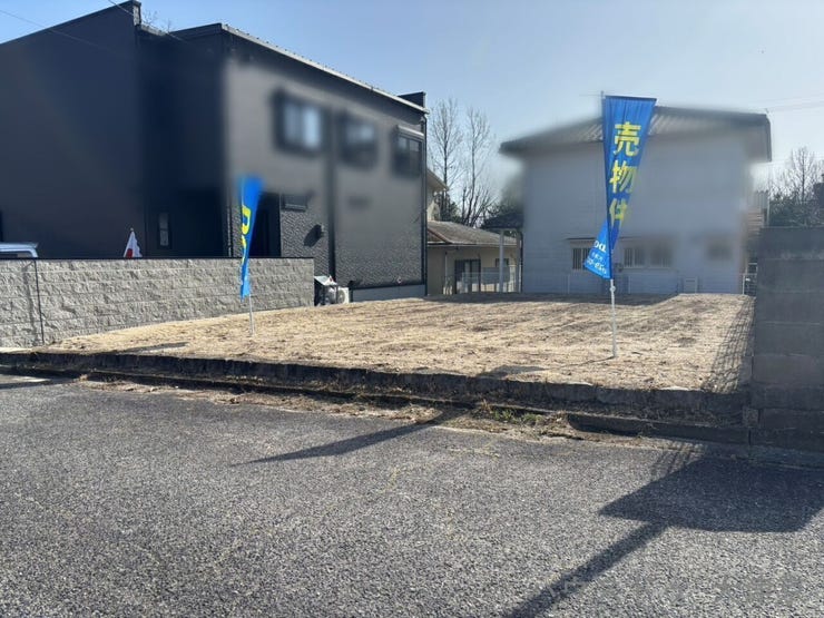 奥行きがあり、広い庭やカースペースも自由自在に設計可能な土地です♪