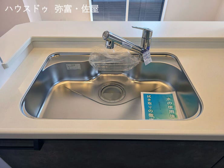浄水器内蔵ハンドシャワー♪蛇口の先端に浄水器を内蔵しているため場所をとりません!
