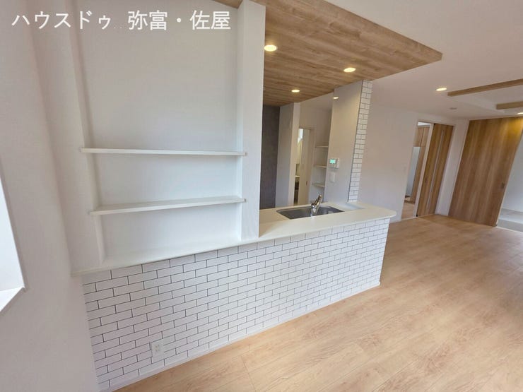 飾り棚としても使えるニッチ付!