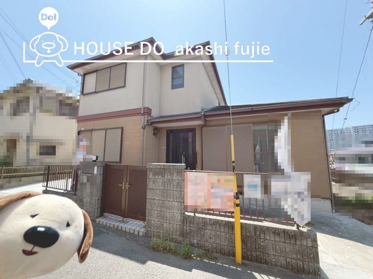 【外観】
令和8年5月リフォーム!
カースペース2台(車種制限あり)
納戸あり!収納豊富♪
朝霧駅まで徒歩約10分の立地!
プロパンガス