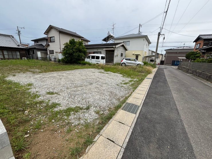 小学校まで徒歩約9分!お子様の通学も安心です♪