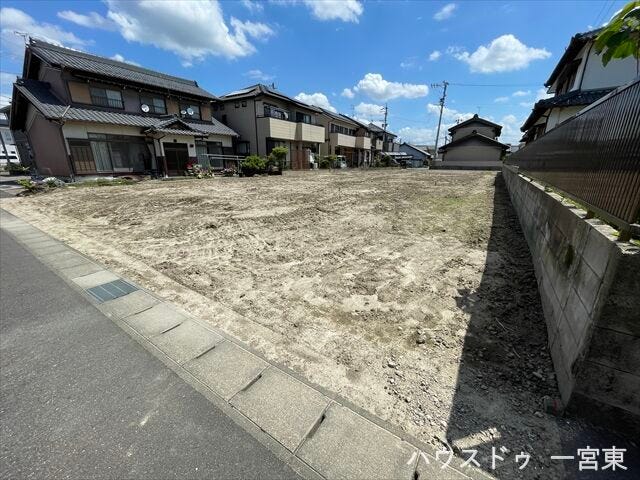 近隣の雰囲気は実際に見て、感じていただくのが一番です!現在は更地の状態ですが、ぜひ現地を見に来てください♪