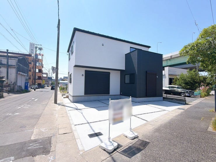 【通学しやすい立地】
浮野小学校まで徒歩13分、平田中学校までは徒歩10分と通学時間が短くなることで、子どもたちの負担も軽減♪
送り迎えもしやすく、子育て世帯にとって嬉しい住環境が整っています!