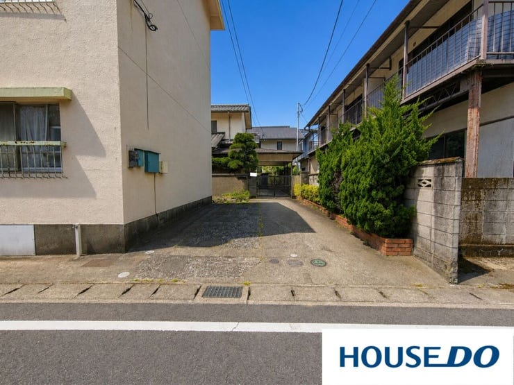 ※本画像は実際の外観写真をもとに、明るさや見やすさを調整した加工を施したイメージです。
実際の見え方とは多少異なる場合がございます。