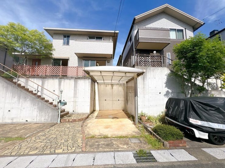 静かで落ち着いた閑静な住宅地です。
子育て世代の生活環境としても最適です◎