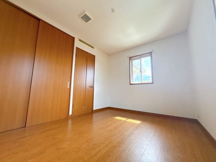 色合いに統一感のある、落ち着いた雰囲気のお部屋です。