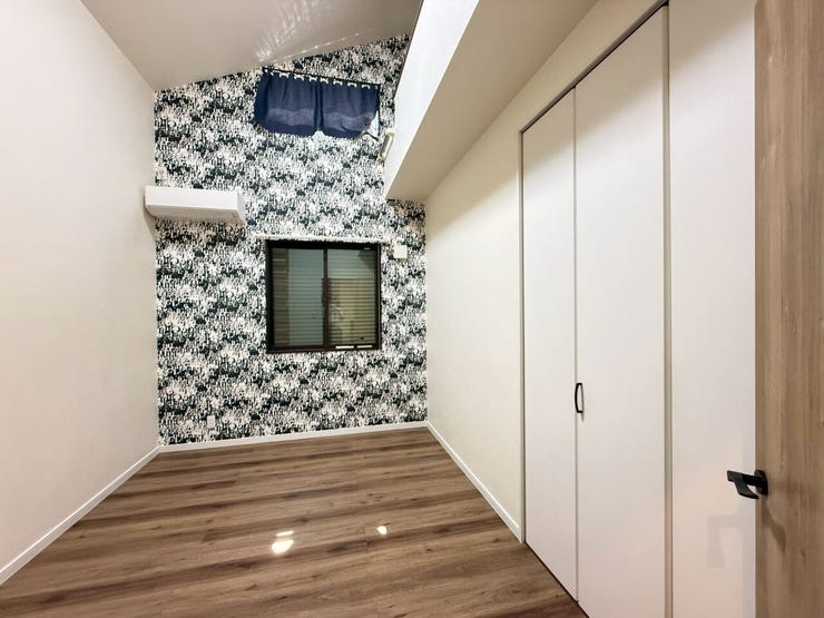 *北東側洋室 6帖*
家具消し加工を施しております。