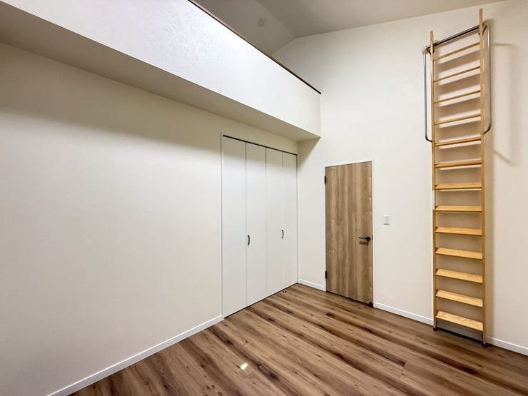 *北東側洋室 6帖*
家具消し加工を施しております。