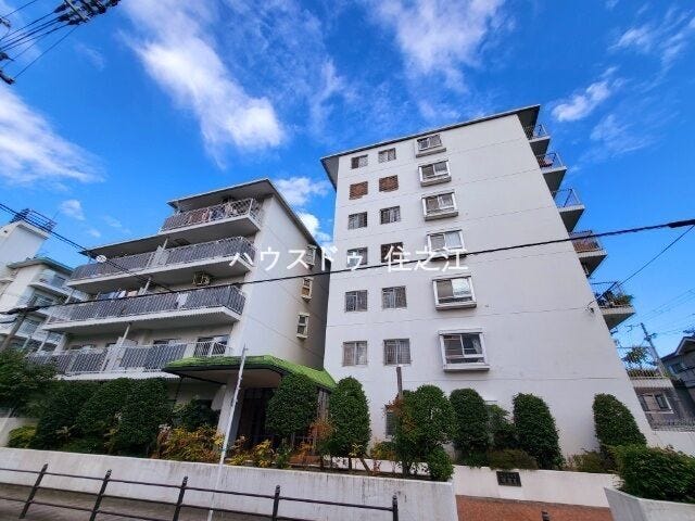 ★建物と前面道路の間には歩道がございますのでお子様も安心通学♪