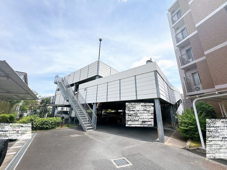スーパーやコンビニ、幼保・小学校など生活利便施設が充実した立地です。