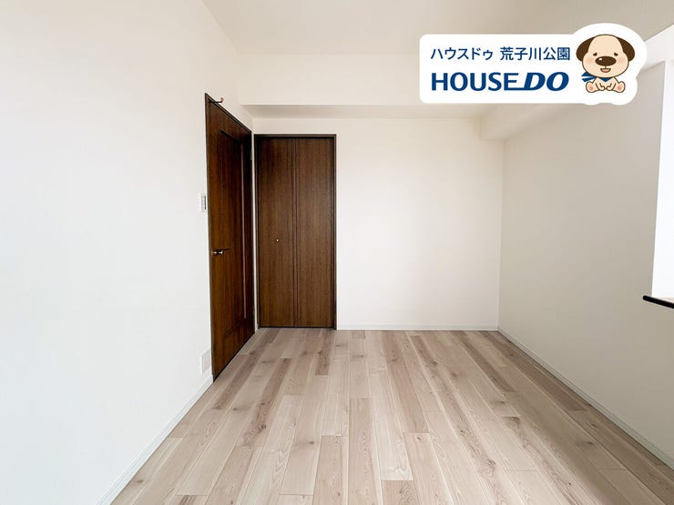 北西側6.0帖洋室
