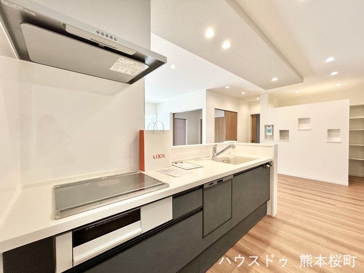 ■家族の「美味しい」が集まる舞台■高い機能性と美しいデザインを両立。料理する人も、待つ人も、笑顔になれる場所です。