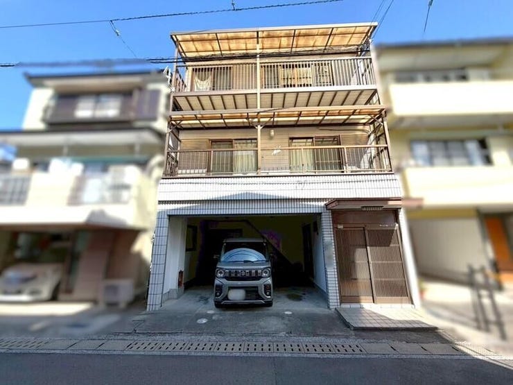 【外観】
●泉野小学校校区
●鉄骨造3階建てのしっかりしたつくり★
●お買い物便利な立地です♪