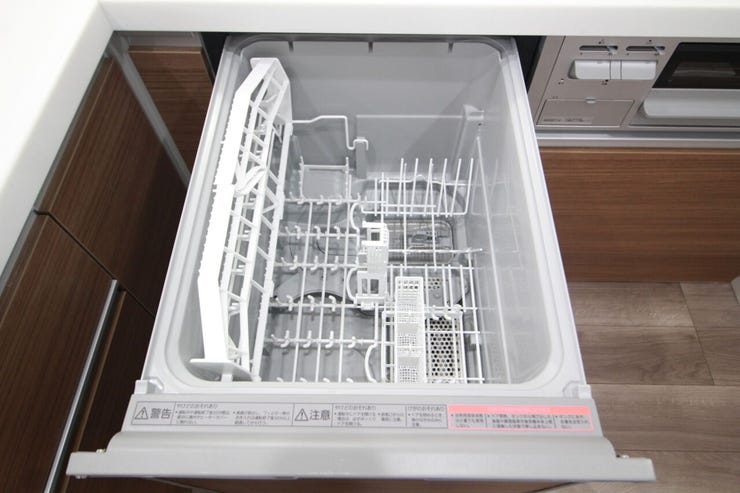 手洗いに比べ使用水量はごくわずか!手洗いよりも高い水温・パワフルな水流で洗うため手で洗いにくいものもお任せ♪手荒れの心配も解消いたします!