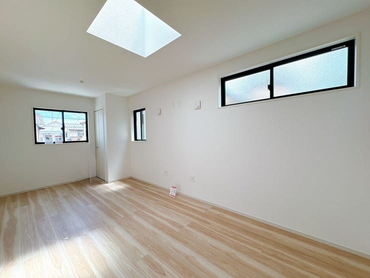 広々としたお部屋は家具の配置やインテリアデザインがしやすく、自分好みの居心地の良い空間を作れます♪