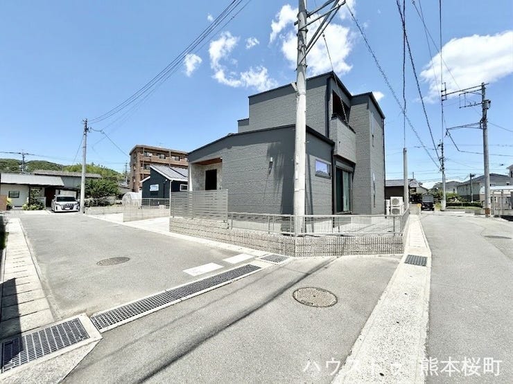 ■理想を叶える新しい暮らしの舞台■高いデザイン性と機能性を兼ね備えた住まい。ここで、家族の新しい物語が始まります。