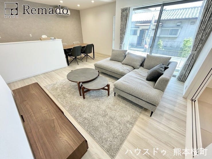 ■家族の笑顔が集う中心地■お気に入りの家具を迎え、窓からは心地の良い光が差し込みます。
