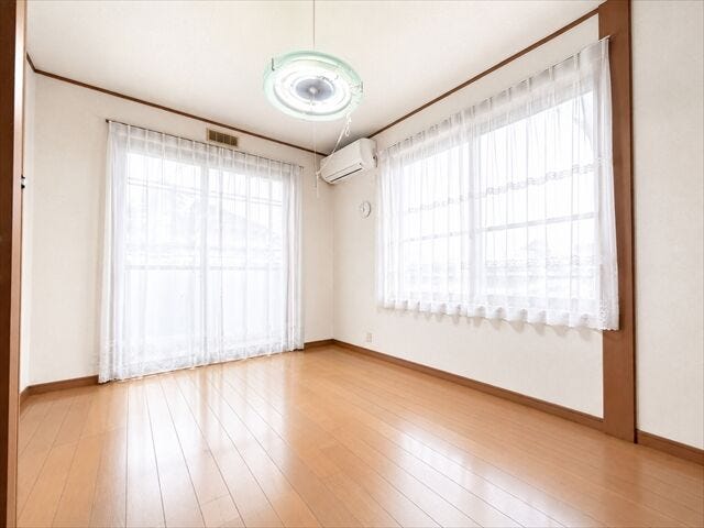 ※実際の写真から家具等を消すCG加工をしています。