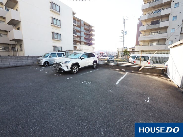 【駐車場】