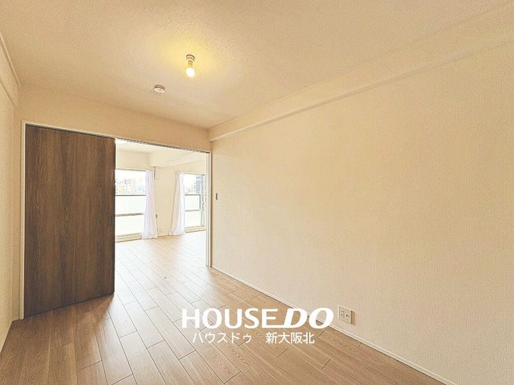 ■リビングに面したお部屋は、扉を開ければ広々としたリビングとしてお使いいただけます!
■ご家族の人数やライフスタイルに合わせてお部屋の用途を使い分けていただくことができますよ!
