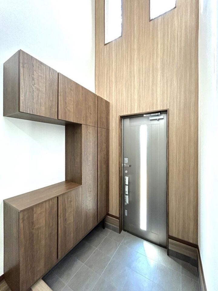 ☆内観から見た玄関☆シューズボックス新設済みです☆