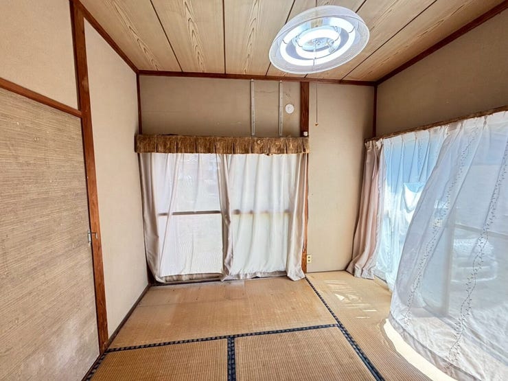 玄関横和室
