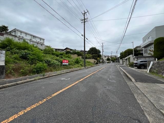 市営バス「八事表山」停 徒歩約4分。